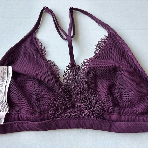 Lot of 2 Victoria Secret Bralettes Both Size Medium - Picture 5 of 9